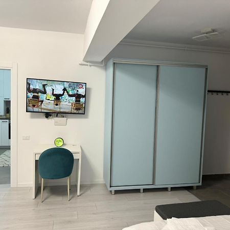 The Moon View Apartment Bucureşti Ngoại thất bức ảnh