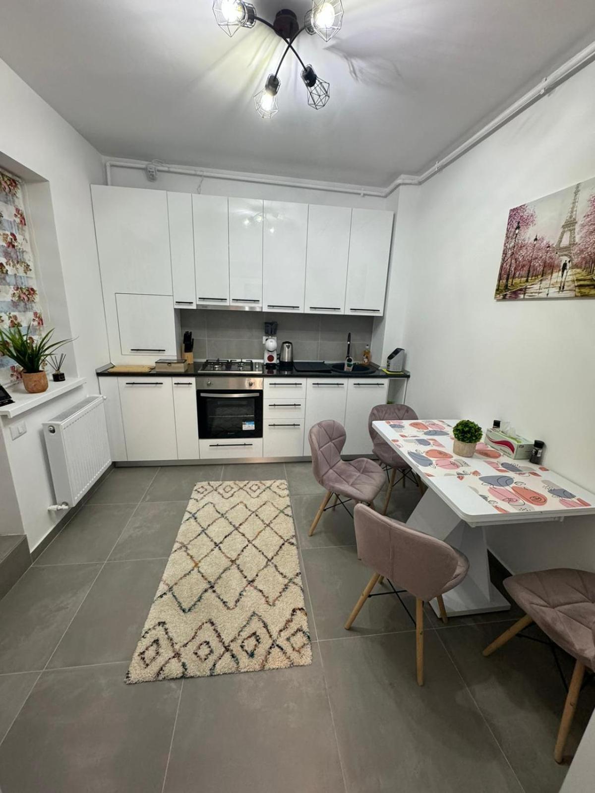 The Moon View Apartment Bucureşti Ngoại thất bức ảnh